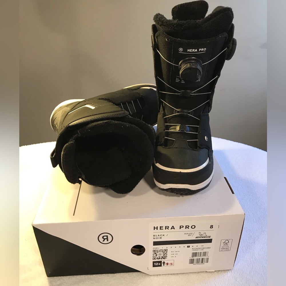 Ride Hera pro snowboard boot Womens size 8